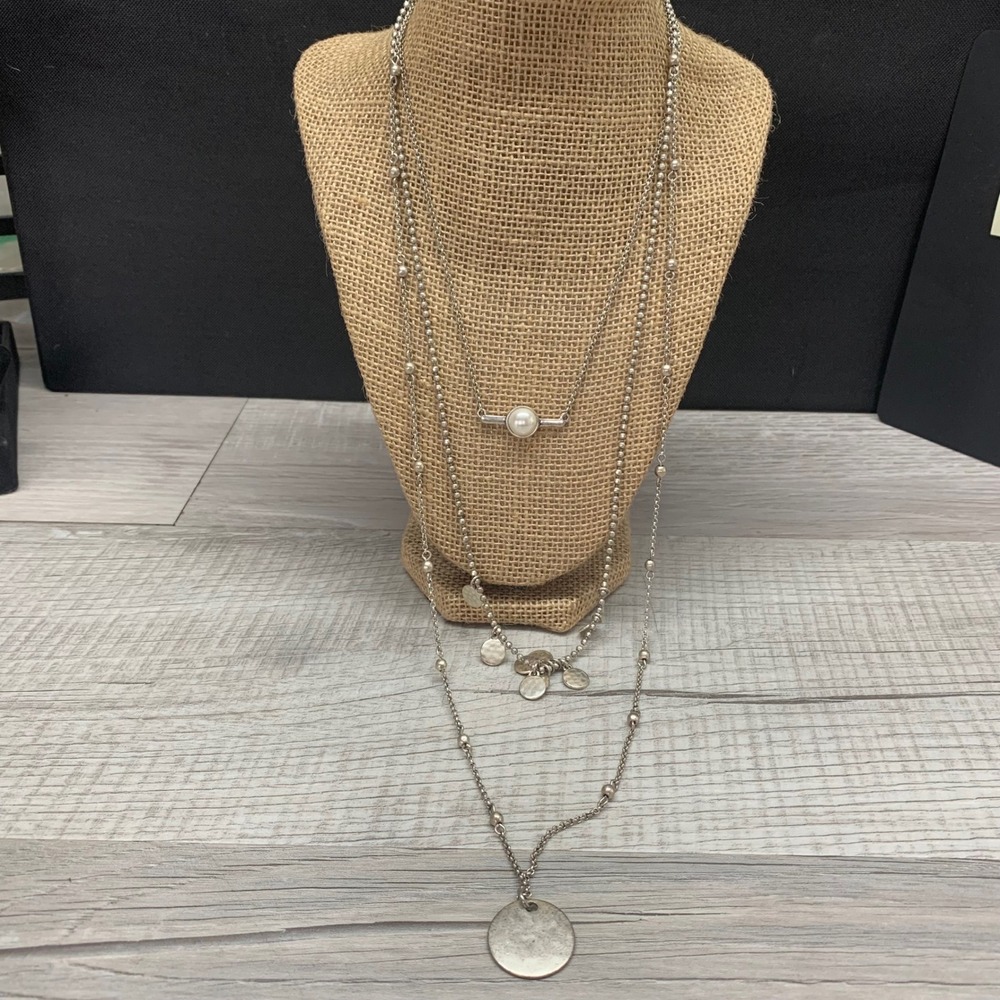 Silver Tone Multi Strand Layered Necklace Faux Pearl Hammered Disc Medallion5672